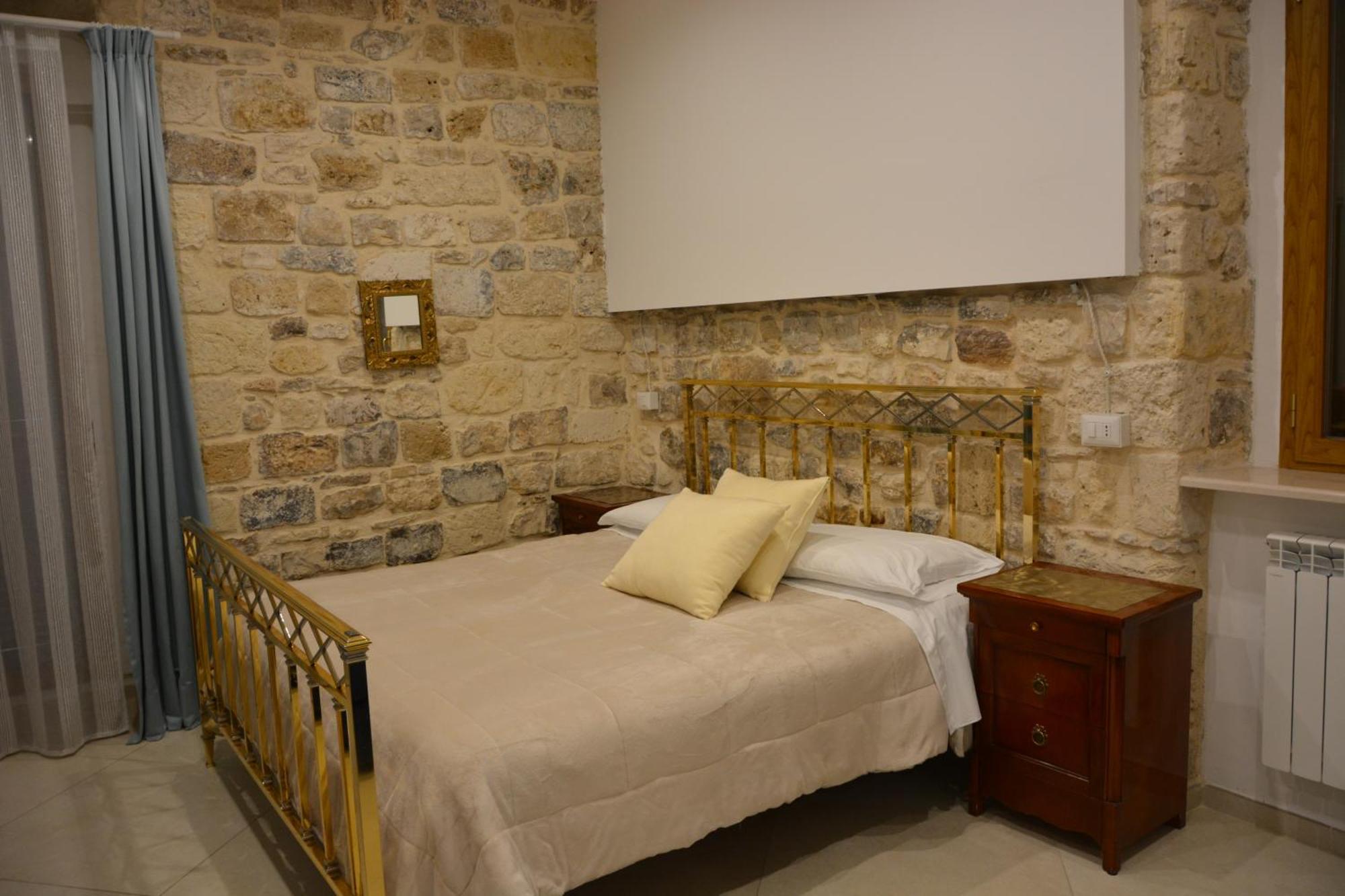 Dimora Del Carmine Hotel Bari Exterior photo