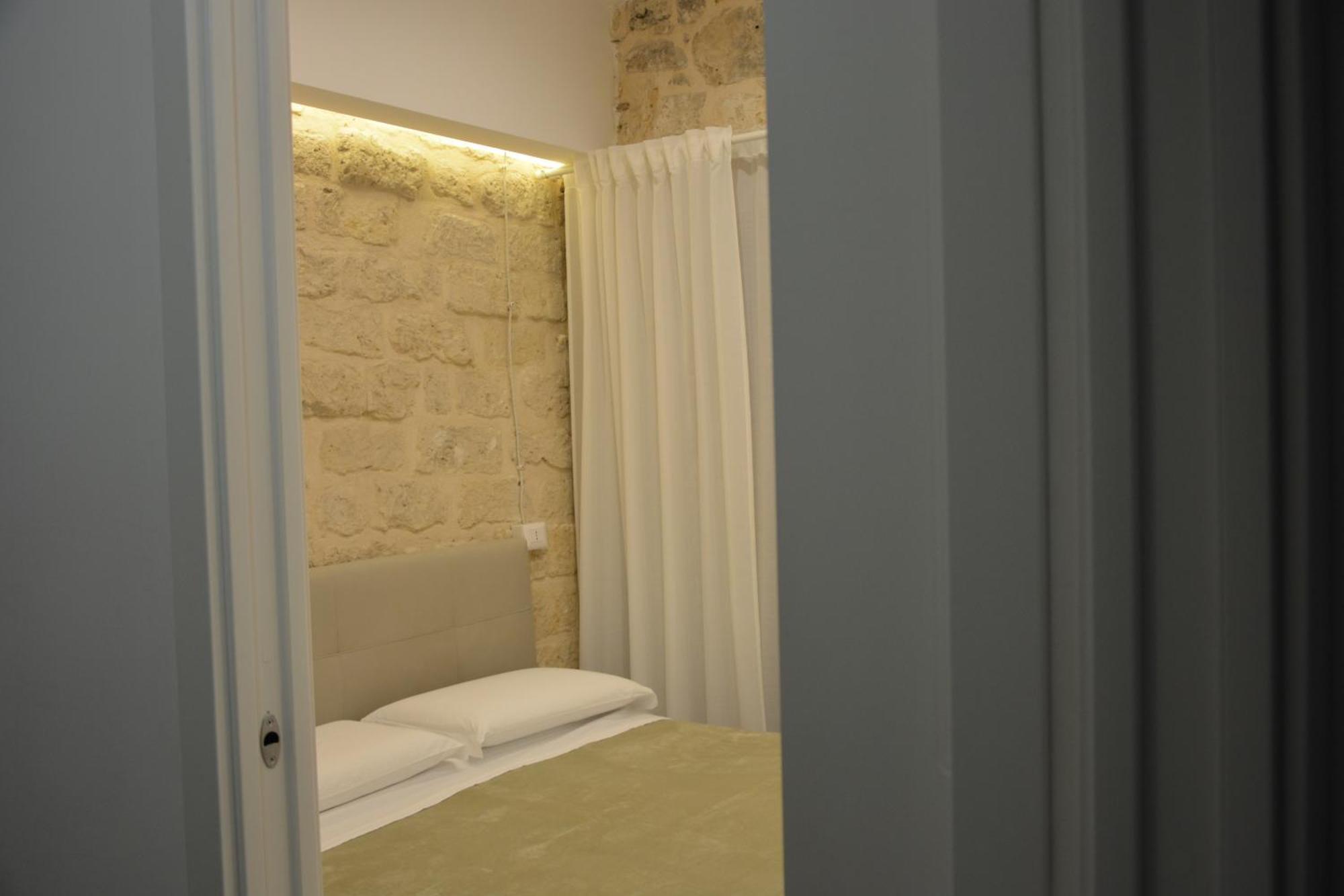 Dimora Del Carmine Hotel Bari Exterior photo
